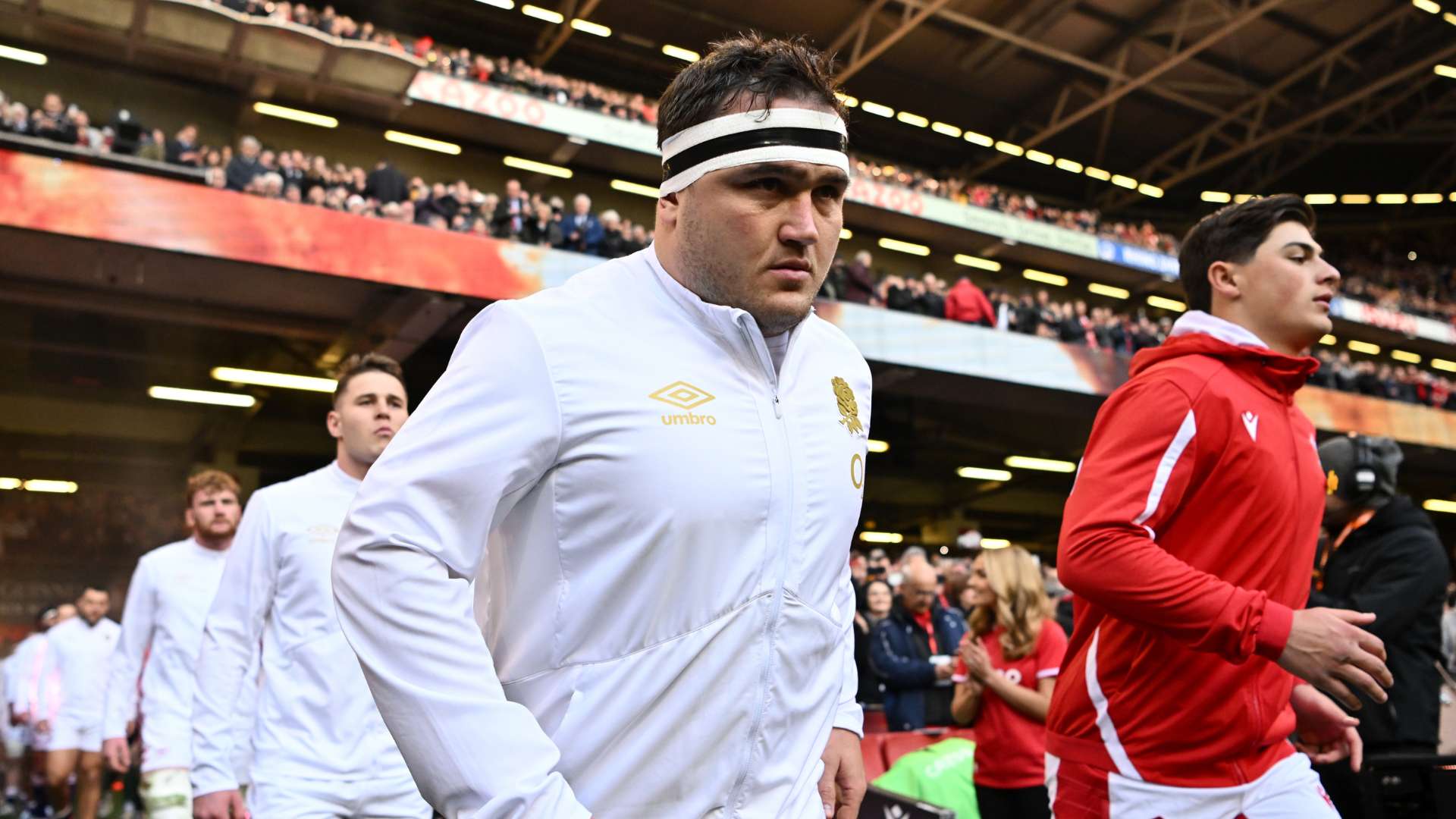 她止步于半 她止步于半